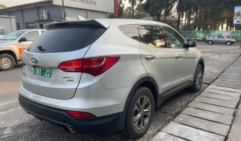 
								Hyundai Santa Fe 2015 Douala full									