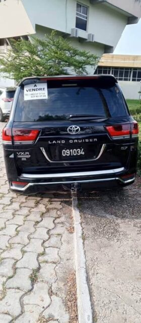 Land cruiser V8 XR 2020 Douala