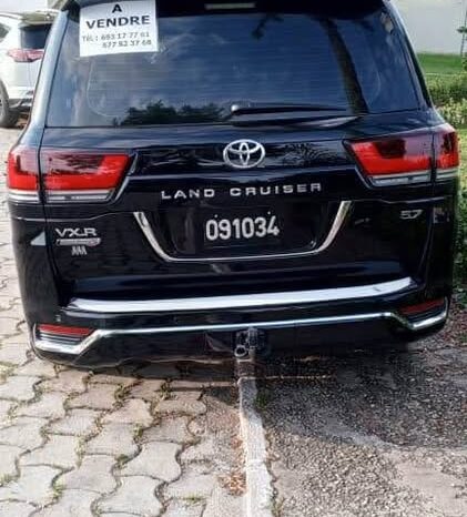 
								Land cruiser V8 XR 2020 Douala full									