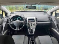 
										Toyota Corolla Verso 2004 Douala full									