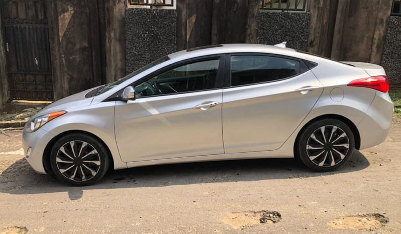 
								HYUNDAI Elantra 2012 occasion Canada Douala full									