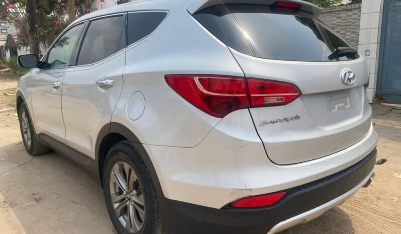 
								Hyundai Santa Fe 2015 automatique Douala full									