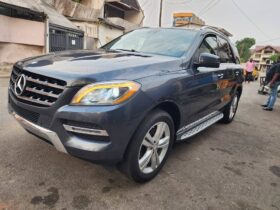 ML 350  2013 Essence automatique occasion usa Douala