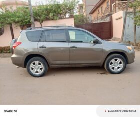 TOYOTA RAV4 2011 occasion d’Europe Yaoundé