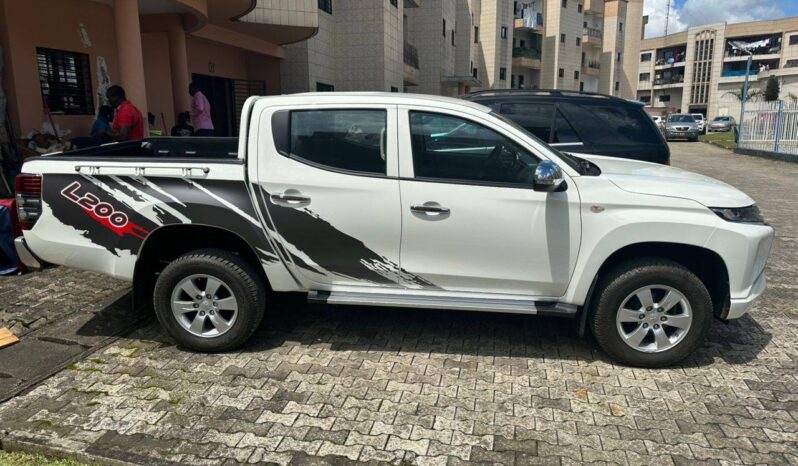 
								Pick-Up Mitsubishi L200 Année 2023 Douala full									