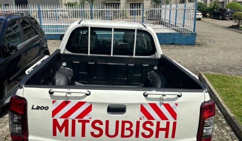 
								Pick-Up Mitsubishi L200 Année 2023 Douala full									