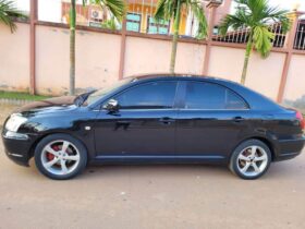 Toyota Avensis tête de cochon 2005 occasion Yaoundé