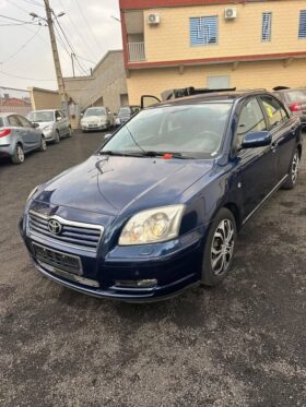 TOYOTA AVENSIS 2005 Douala