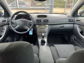 TOYOTA AVENSIS 2005 Douala