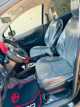 TOYOTA YARIS VITZ 2013 Douala