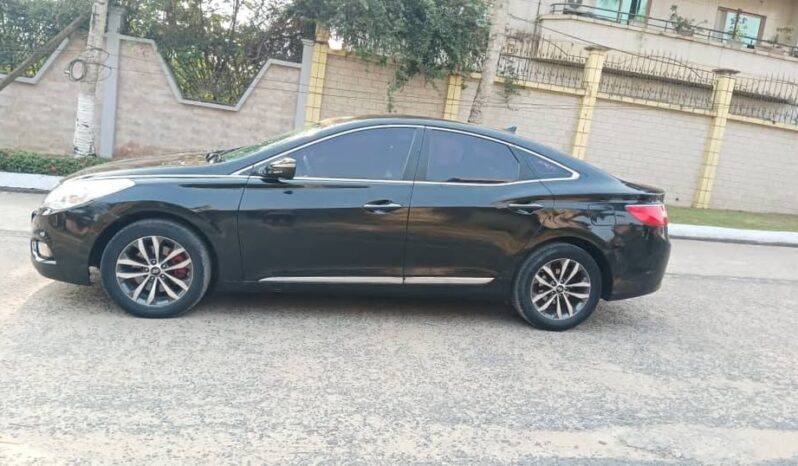 
								Hyundai Grandeur 2015 Douala full									