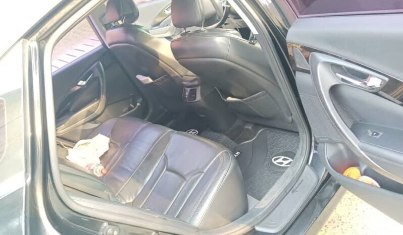 
								Hyundai Grandeur 2015 Douala full									