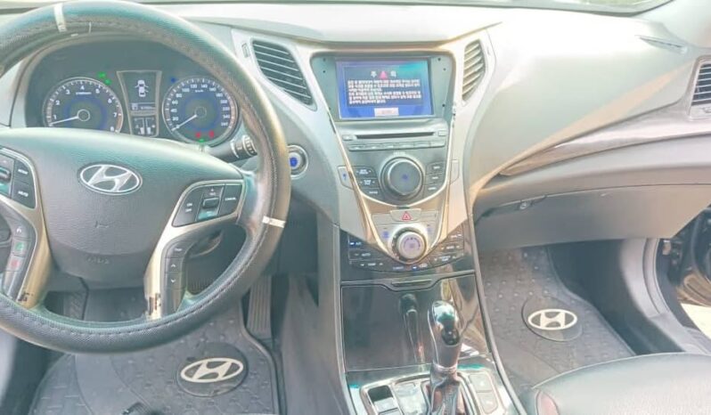 
								Hyundai Grandeur 2015 Douala full									