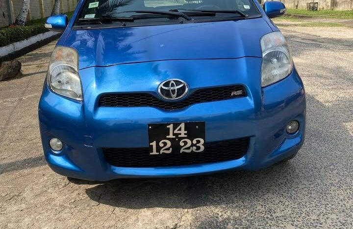 
								Toyota vitz 2010 Douala full									