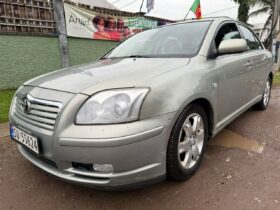 Toyota Avensis 2006 occasion Europe Douala