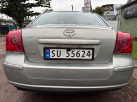 Toyota Avensis 2006 occasion Europe Douala