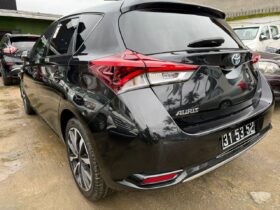 Toyota Auris hybride année 2018 Douala