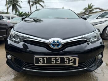 Toyota Auris hybride année 2018 Douala