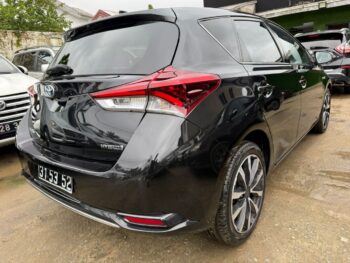 Toyota Auris hybride année 2018 Douala