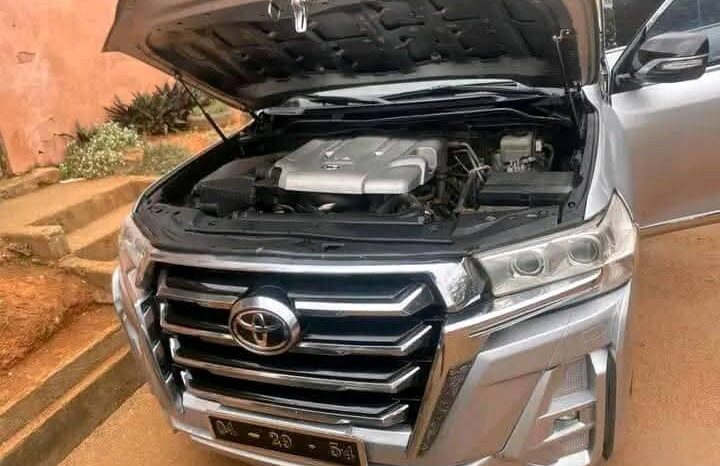 
Toyota Land Cruiser 2022 révolution 2024 à vendre Yaoundé full									
