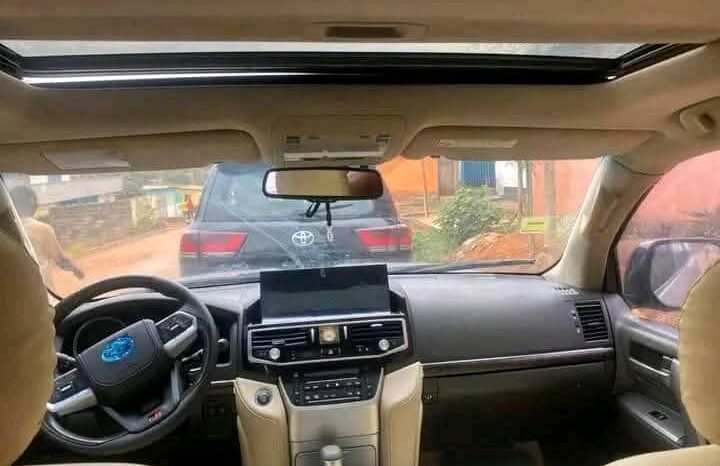 
Toyota Land Cruiser 2022 révolution 2024 à vendre Yaoundé full									