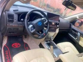 Toyota Land Cruiser 2022 révolution 2024 à vendre Yaoundé